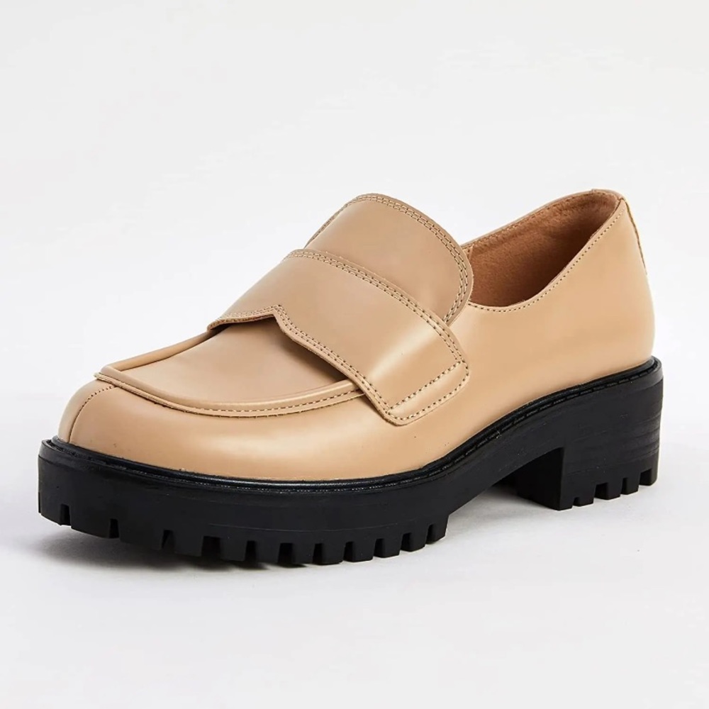 Women's Leather loafer size 9.5 (fits more like a 10)